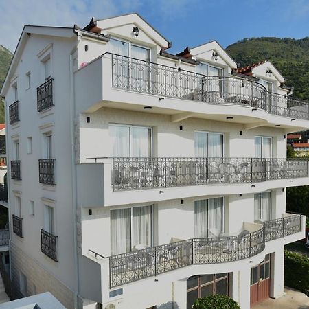 Villa Julia Baošići エクステリア 写真