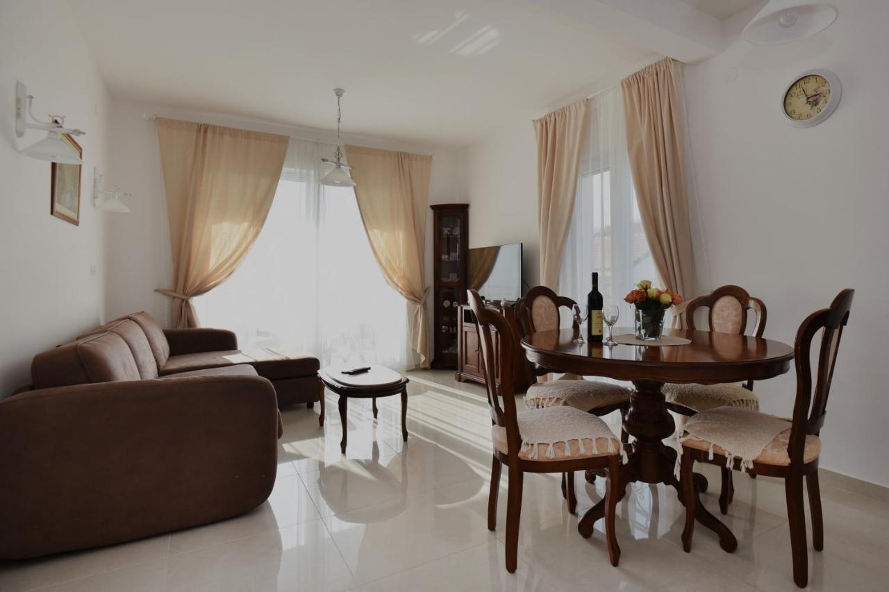 Villa Julia Baošići エクステリア 写真